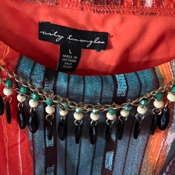 City Triangle | Pattern Dress with beaded neck detail - Picture 3 of 6